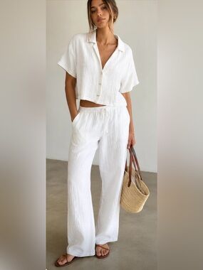 Coastal Chic Textured White Crop Blouse |Aritzia Vibes| Minimal|NWT, Size Small